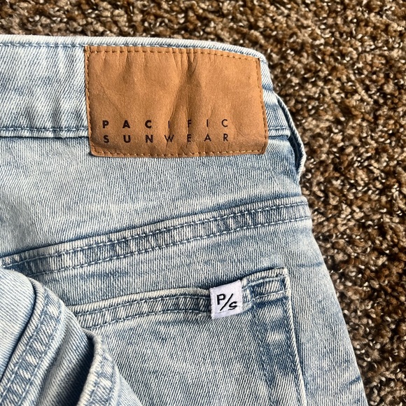 Stacked skinney 30x32 - Picture 2 of 4